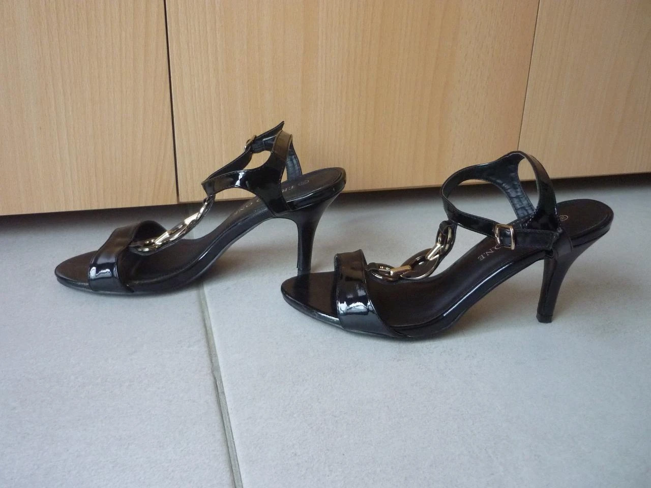 Tênis preto com círculos pretos Tamanho 36-37 – photo 5